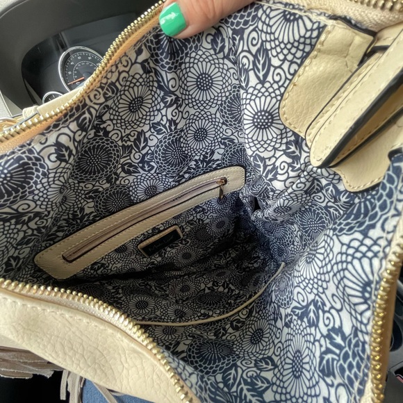 Moda Luxe Shoulder Bag - Picture 3 of 7